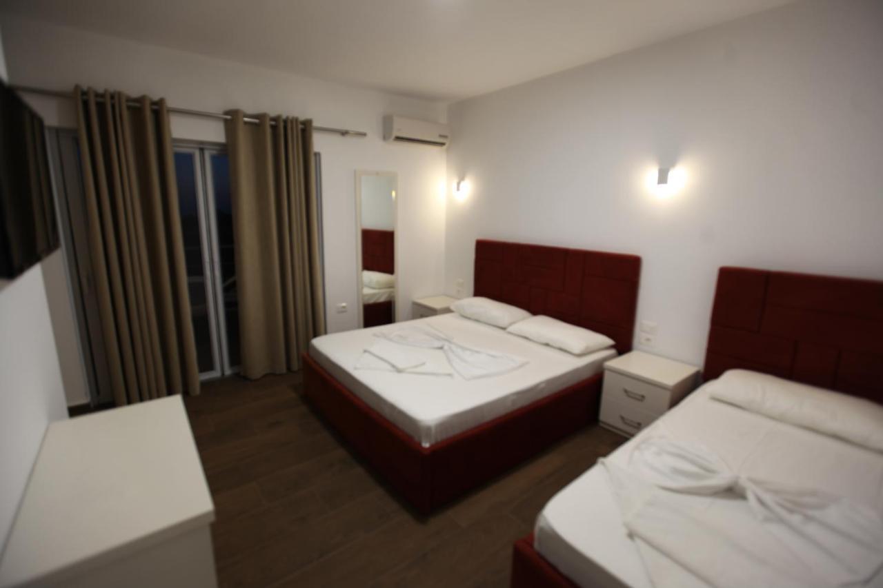בורש Hotel Riviera מראה חיצוני תמונה