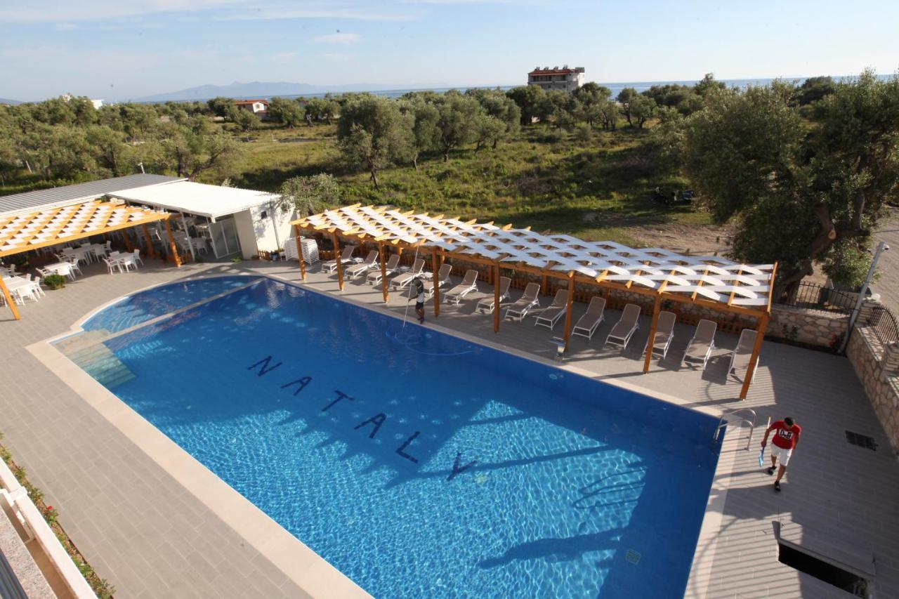 בורש Hotel Riviera מראה חיצוני תמונה
