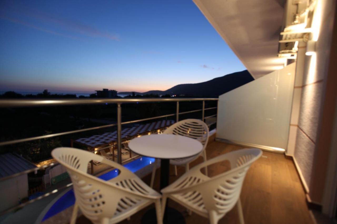בורש Hotel Riviera מראה חיצוני תמונה
