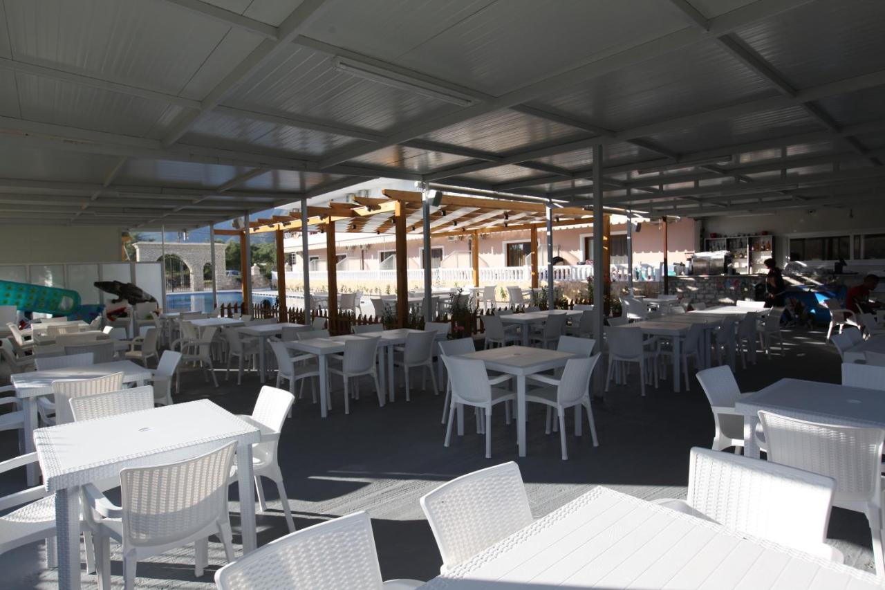 בורש Hotel Riviera מראה חיצוני תמונה