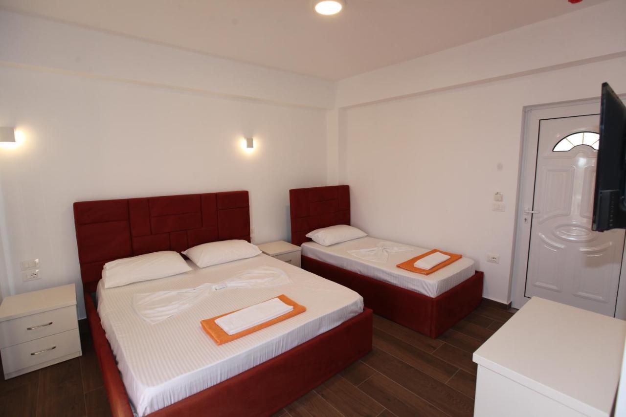 בורש Hotel Riviera מראה חיצוני תמונה