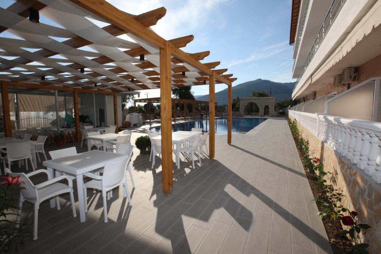 בורש Hotel Riviera מראה חיצוני תמונה