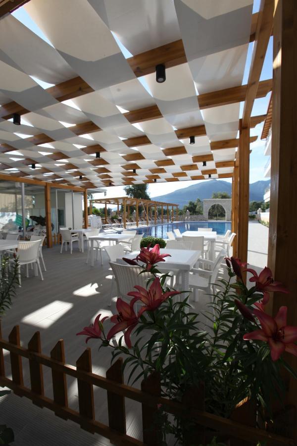 בורש Hotel Riviera מראה חיצוני תמונה
