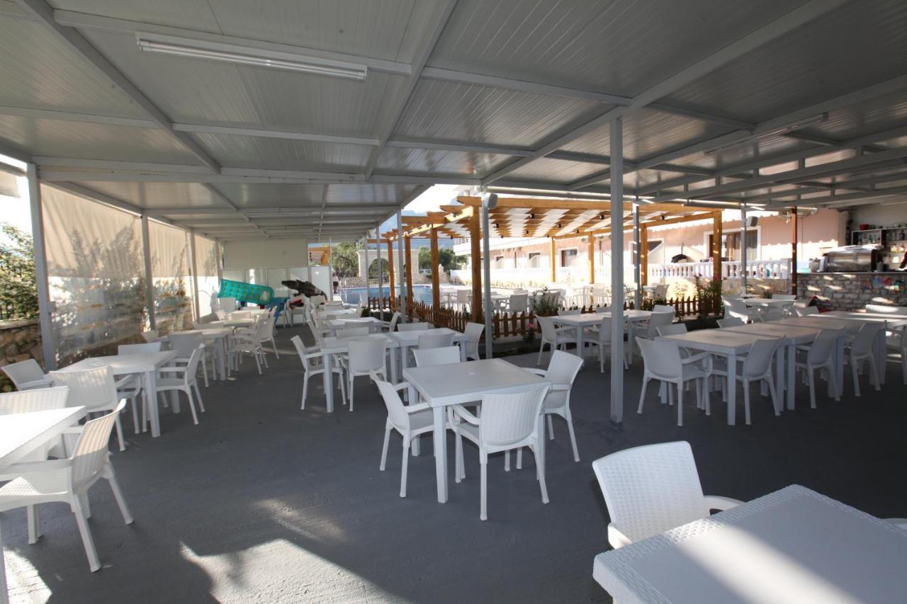 בורש Hotel Riviera מראה חיצוני תמונה