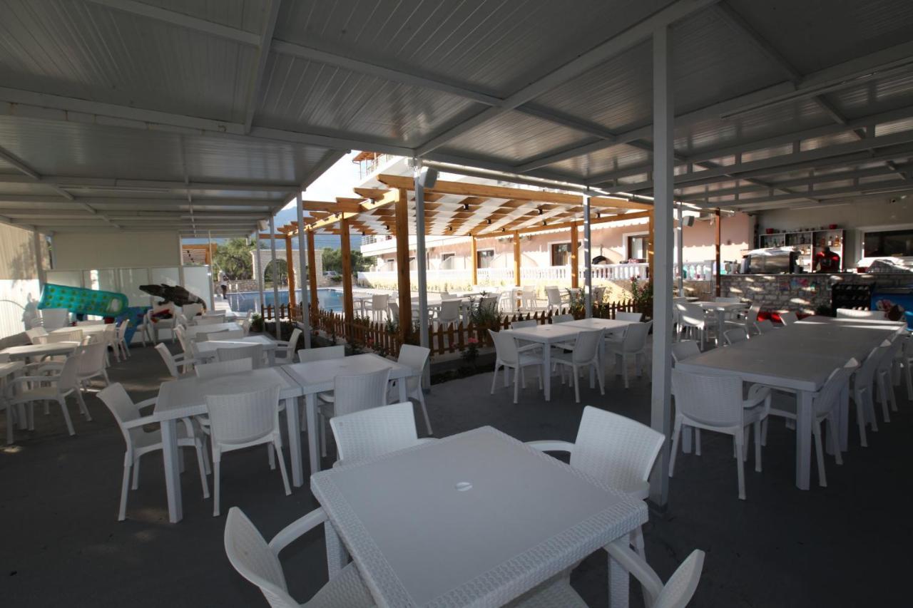 בורש Hotel Riviera מראה חיצוני תמונה