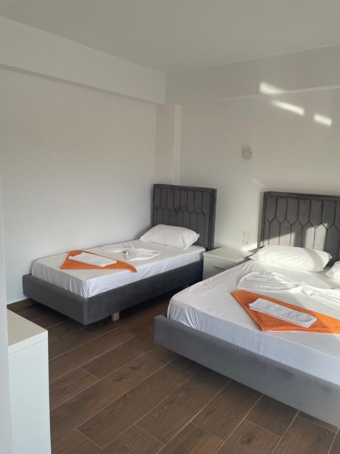בורש Hotel Riviera מראה חיצוני תמונה