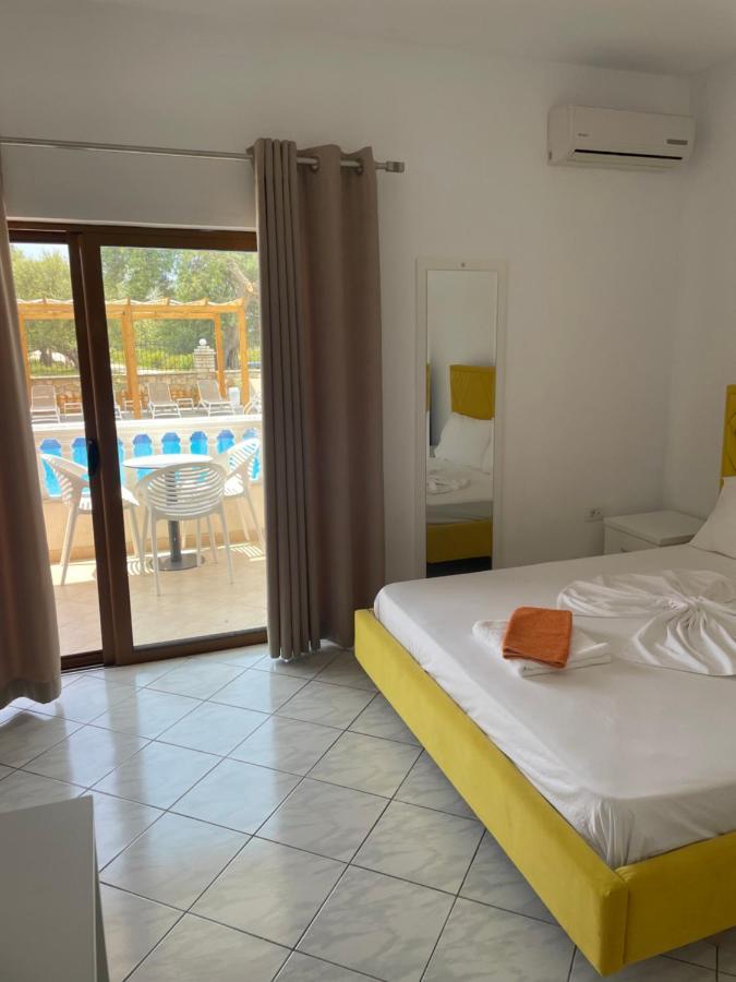 בורש Hotel Riviera מראה חיצוני תמונה