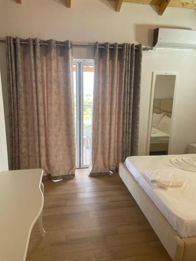 בורש Hotel Riviera מראה חיצוני תמונה