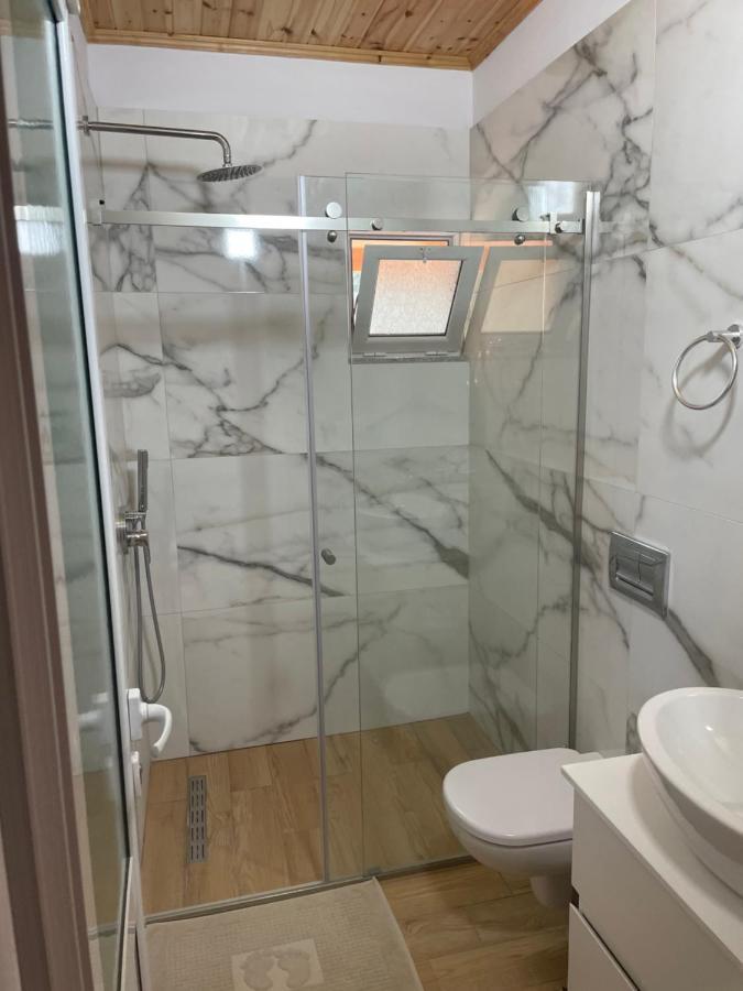 בורש Hotel Riviera מראה חיצוני תמונה