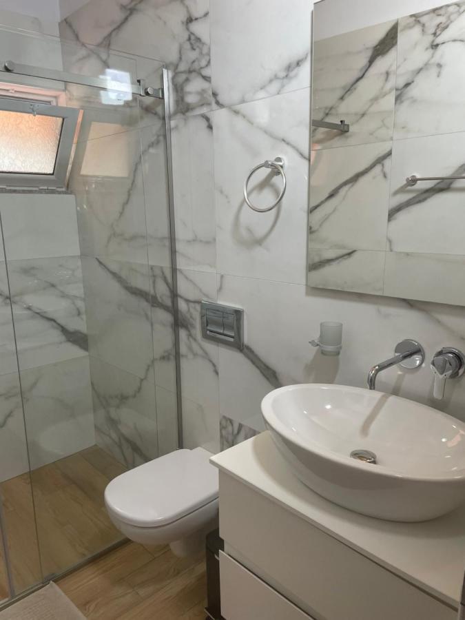 בורש Hotel Riviera מראה חיצוני תמונה